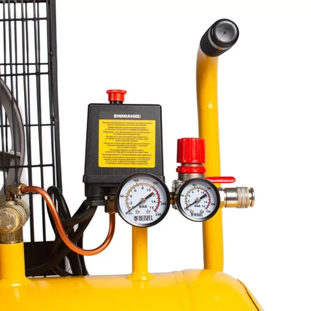 Компрессор воздушный BCI2300/100, ременный привод, 2.3 кВт, 100 литров, 400 л/мин Denzel 58114 купить в Когалыме