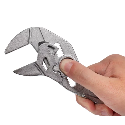 Клещи переставные — гаечный ключ КВТ 180 мм с кнопочной самофиксацией (82147) купить в Когалыме