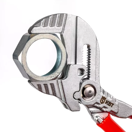 Клещи переставные — гаечный ключ КВТ 180 мм с кнопочной самофиксацией (82147) купить в Когалыме