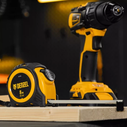 Рулетка Denzel 8м х 25мм, обрезиненный корпус, автоматическая фиксация 31553 купить в Когалыме