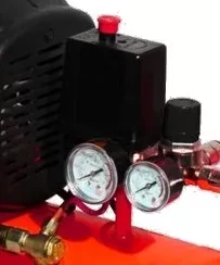 Компрессор масляный поршневой прямой привод Elitech КПМ 200/24 ПРОМО купить в Когалыме