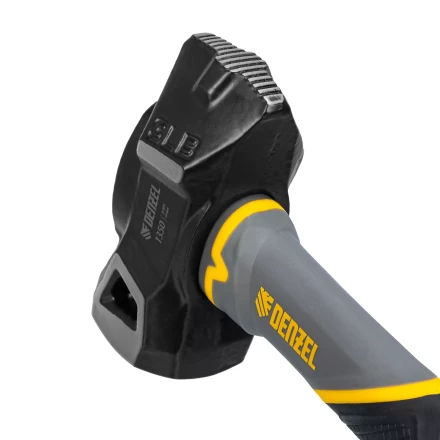 Кувалда с клиновидным бойком 1,35 кг Denzel 11015, фибергласовая рукоятка c TPR купить в Когалыме