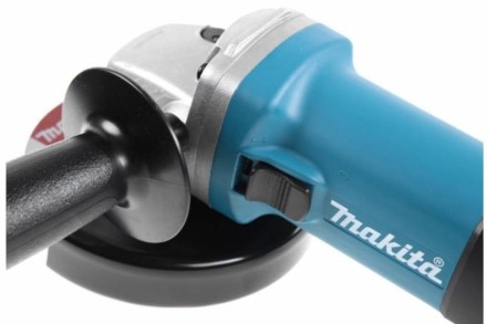 Угловая шлифмашина Makita 9558HNRK купить в Когалыме