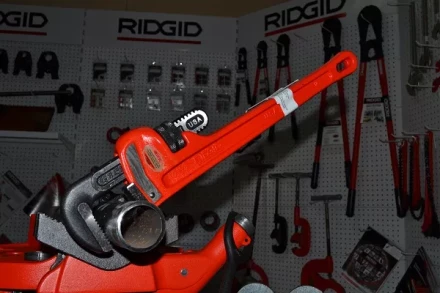 Прямой трубный ключ для тяжелых работ 18  31025 купить в Когалыме