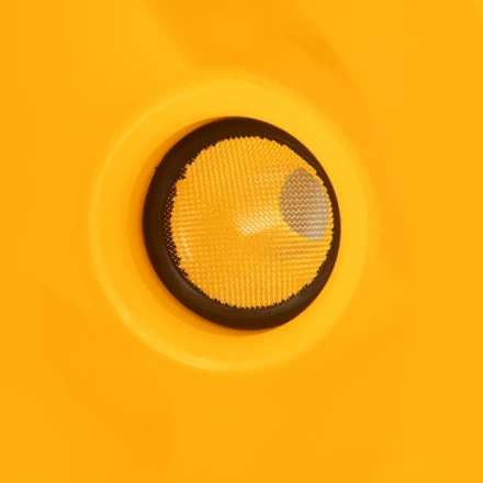 Воронка пластиковая 160 мм с металлическим ситом, непроливайкой и гибким наконечником Denzel 537208 купить в Когалыме