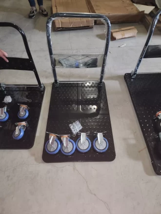 Тележка платформенная 650 кг TOR PH650 (600x900) со складной ручкой (пластиковые колеса 125 мм) 1024684 купить в Когалыме