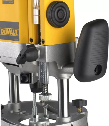 Фрезер DeWalt DW 625E купить в Когалыме