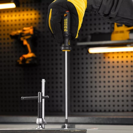 Отвертка, PH2х200 мм, S2, 3к рукоятка Denzel 121827 купить в Когалыме