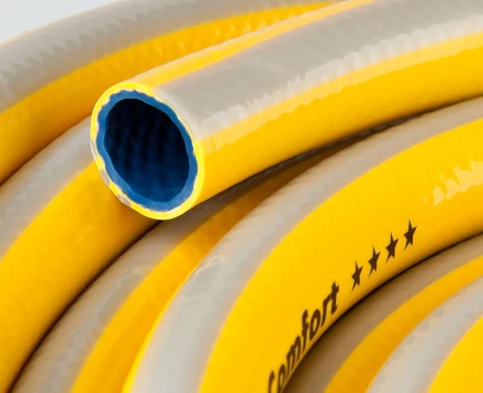 Шланг RACO "COMFORT" поливочный, 30атм., армированный, 3-х слойный, 1/2"х50м 40303-1/2-50 купить в Когалыме