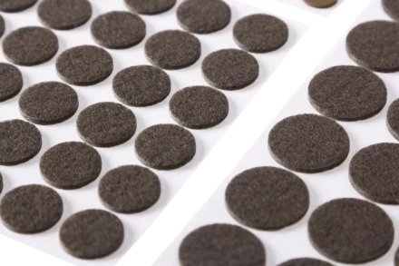 Набор STAYER "COMFORT": Накладки самоклеящиеся на мебельные ножки, 175 шт, коричневые 40916-H175 купить в Когалыме