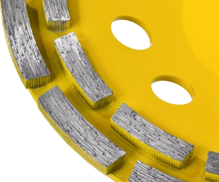 Чашка STAYER "PROFESSIONAL" алмазная сегментная двухрядная, высота 22,2мм, 125мм 33381-125 купить в Когалыме