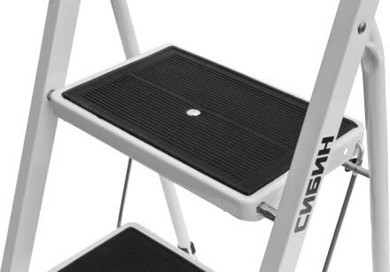 Лестница-стремянка СИБИН стальная c широкими ступенями, 3 ступени 38807-03 купить в Когалыме