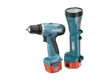 Аккумуляторная дрель-шуруповерт Makita 6271DWALE +Фонарь купить в Когалыме