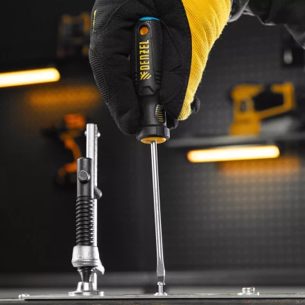 Отвертка, SL4х100 мм, S2, 3к рукоятка Denzel 121927 купить в Когалыме