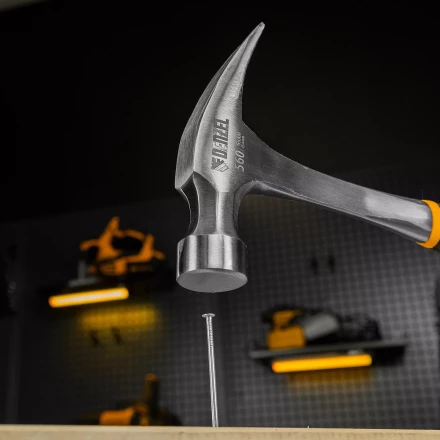 Молоток-гвоздодер 560 г Denzel 10424, цельнометаллический, двухкомпонентная рукоятка купить в Когалыме