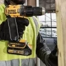 Аккумуляторная дрель-шуруповерт DeWalt DCD 778 S2T купить в Когалыме