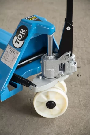 Тележка гидравлическая 2500 кг 1150 мм нейлоновые колеса TOR RHP 1001346 купить в Когалыме