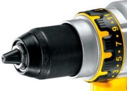 Дрель-винтоверт аккумуляторная DeWalt DCD 932 М2 купить в Когалыме