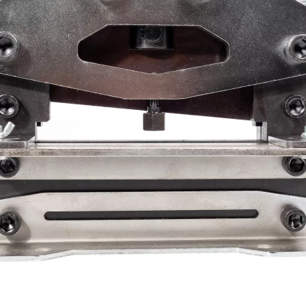 Шинорез гидравлический КВТ ШР-200 с прямым лезвием для шин шириной до 200 мм (85141) купить в Когалыме