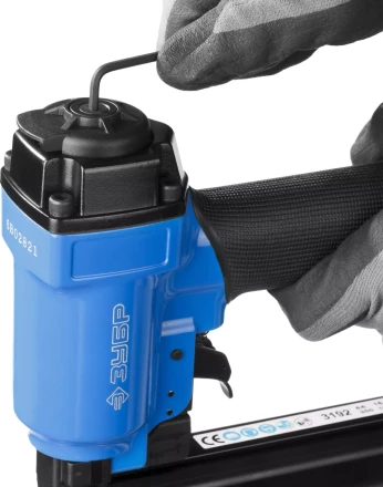 Степлер (гвозде/скобозабиватель) пневматический для скоб тип 55 (16-30 мм) и тип 300 (10-35 мм) 3192 серия ПРОФЕССИОНАЛ купить в Когалыме