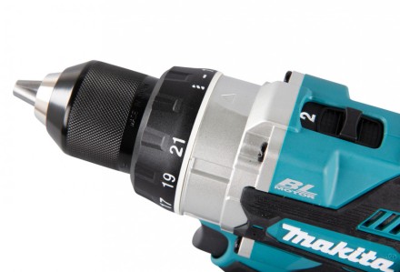 Аккумуляторная дрель-шуруповерт Makita DDF486RT купить в Когалыме