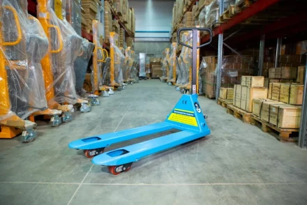 Тележка гидравлическая 2500 кг 1150 мм полиуретановые колеса TOR RHP(BF) PRO 1001602 купить в Когалыме