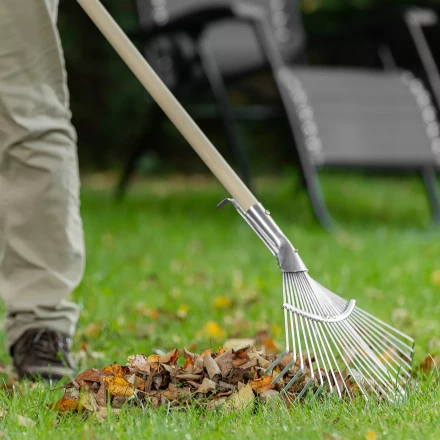 Грабли веерные стальные Palisad, 300 - 480 мм, 22 плоских зуба, оцинкованные,раздвижные, без черенка, 617675 купить в Когалыме