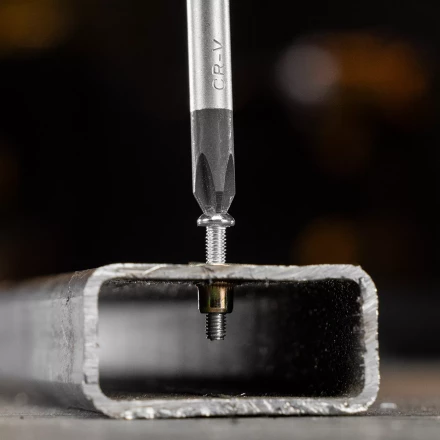 Заклепки резьбовые, стальные, оцинкованные, М3, пластиковый кейс, 200 шт. Denzel 40600 купить в Когалыме