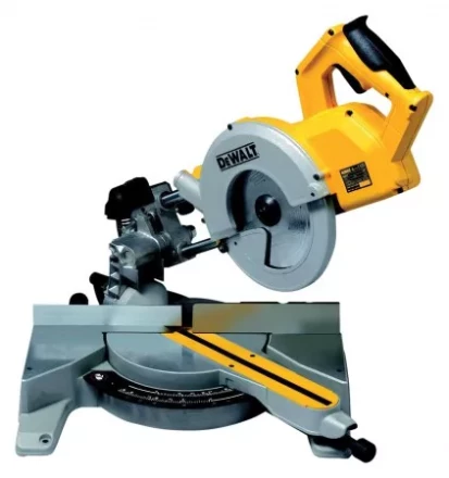 Пила торцовочная DeWALT  DWS 777-QS купить в Когалыме