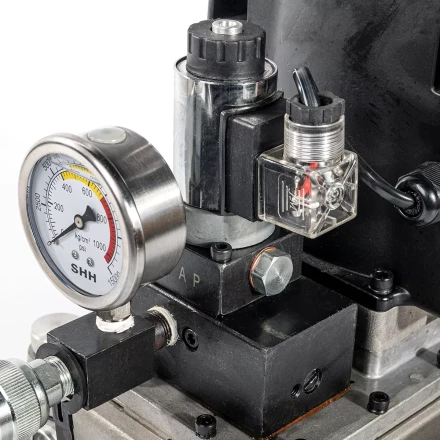 Насосная гидравлическая станция КВТ ПМЭ-7020у объем маслобака 2.0 л с удержанием (79664) купить в Когалыме