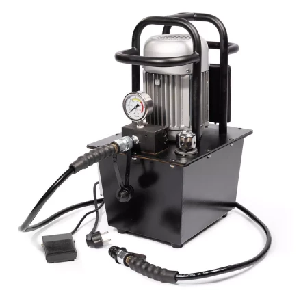 Насосная гидравлическая станция КВТ ПМЭ-7100 объем маслобака 10.0 л (230 В/50 Гц) (91798) купить в Когалыме