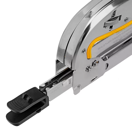 Степлер металл. Denzel 40223, скобы в комплекте, плавная регулировка удара, 2К рукоятка, тип 53, 4-14 мм купить в Когалыме