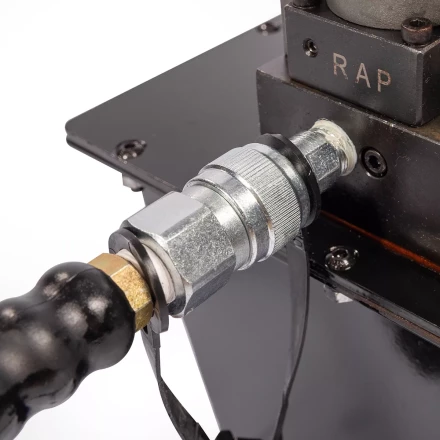 Насосная гидравлическая станция КВТ ПМЭ-7100У объем маслобака 10.0 л с удержанием (230 В/50 Гц) (91799) купить в Когалыме