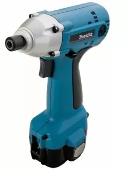 Аккумуляторная дрель-шуруповерт Makita 6990DWAE купить в Когалыме