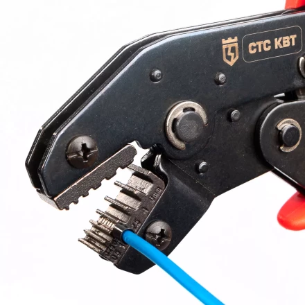 Пресс-клещи КВТ СТС+5 с 5 матрицами для опрессовки автоклемм, втулочных, изолированных и неизолированных наконечников (набор) (86875) купить в Когалыме