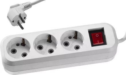 Удлинитель СИБИН электрический, ПВС сечение 0,75кв мм, 3 гнезда, макс мощн 2200Вт, 3м, заземление, выключатель 55036-3 купить в Когалыме