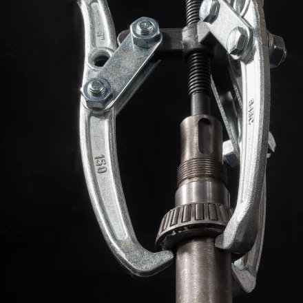 Съемник механический двухлапковый КВТ СМ-110Д серия ПРОФИ (82130) купить в Когалыме