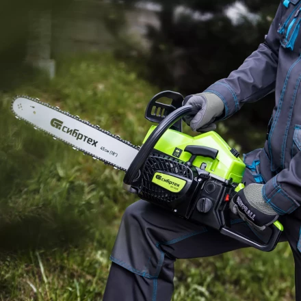 Пила цепная бензиновая Сибртех БП-5245 95209, 52 см3, шина 45 см, шаг 0.325, паз 1,5 мм, 72 звена купить в Когалыме