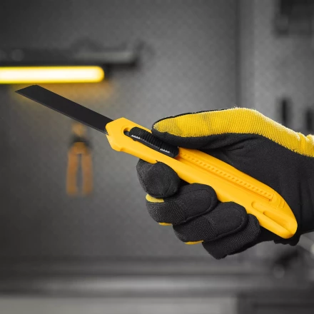 Нож Denzel, 18 мм, сменное лезвие, SK4, облегченный корпус, нажимной фиксатор, 78941 купить в Когалыме