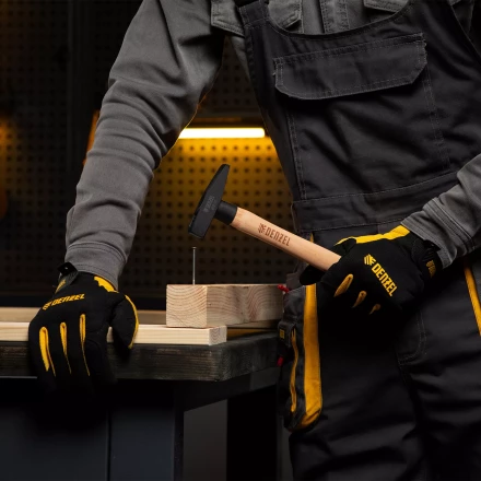 Молоток слесарный, 200 г Denzel, кованый квадратный боек, буковая рукоятка, 10426 купить в Когалыме