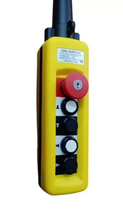 Пульт управления XAC-A4913Y для тали (4 кнопки, 2 скорости, ключ-марка, стоп, IP65, 380В) 1044631 купить в Когалыме