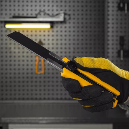 Нож Denzel, 25 мм, сменное лезвие, SK4, корпус из TPR, метал. направляющая, винтовой фиксатор, 78945 купить в Когалыме