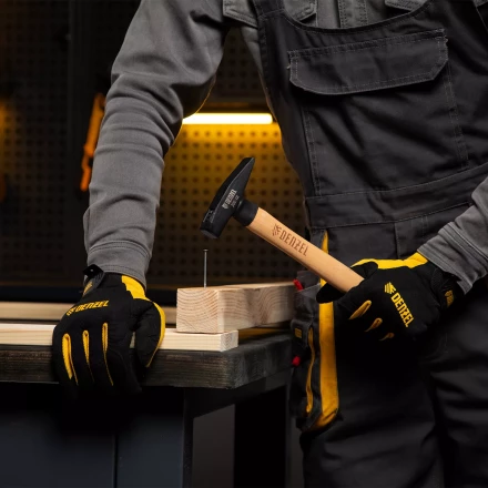 Молоток слесарный, 300 г Denzel, кованый квадратный боек, буковая рукоятка, 10427 купить в Когалыме