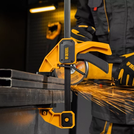 Струбцина F-образная Denzel 20507, быстрозажимная, 450 х 80 мм, усиленный нейлоновый корпус купить в Когалыме