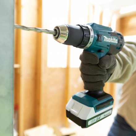 Аккумуляторная ударная 18В дрель-шуруповерт Makita HP488D002 (2*АКБ 1.5Ач тип G, ЗУ) купить в Когалыме