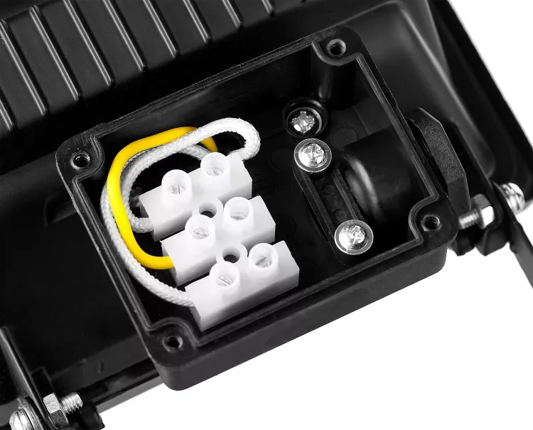 Прожектор STAYER "MASTER" MAXLight галогенный, с дугой крепления под установку, черный, 150Вт 57101-B купить в Когалыме