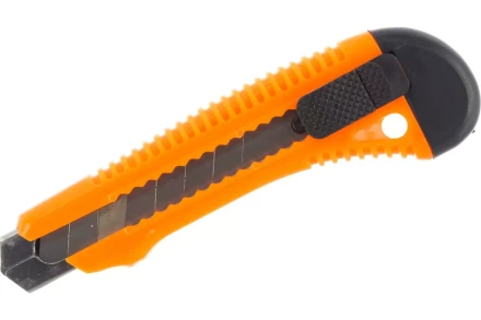 Нож с выдвижным лезвием 18 мм, пластиковый корпус, металлическая направляющая, Вихрь 73/10/10/2 купить в Когалыме