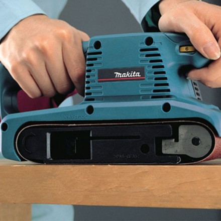 Шлифмашина ленточная Makita ЛШМ 9910K купить в Когалыме