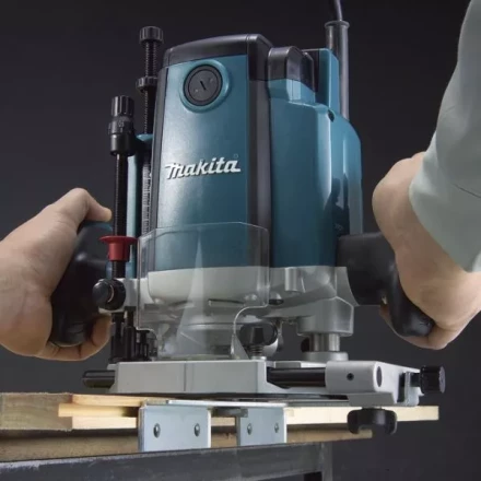 Фрезер Makita RP1801F купить в Когалыме