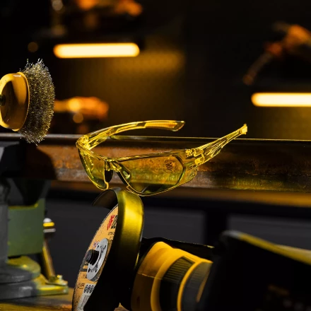 Очки защитные открытые Denzel 89199, поликарбонатные, желтая линза купить в Когалыме